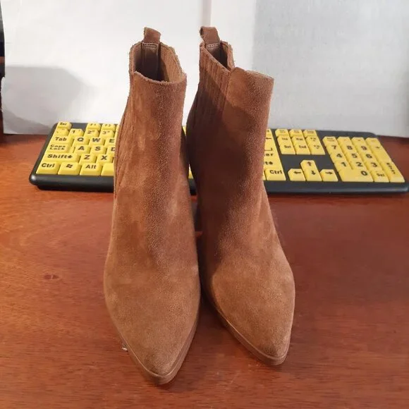 NEW ! Marc Fisher Women Alva Tan Suede Ankle Boot Size 5 - Picture 3 of 6